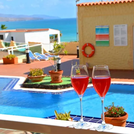 Wunderschoene In Mit Gemeinsamem Pool- Terrasse Und Ga By Interhome * كوستا كالما