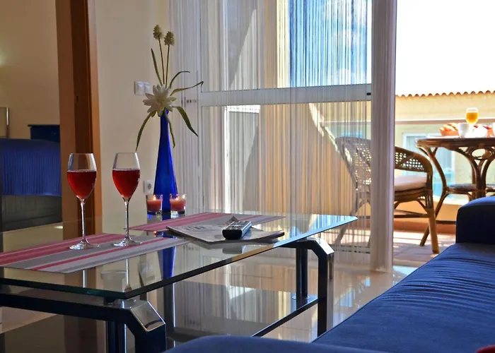 Wunderschoene In Mit Gemeinsamem Pool- Terrasse Und Ga By Interhome شقة *